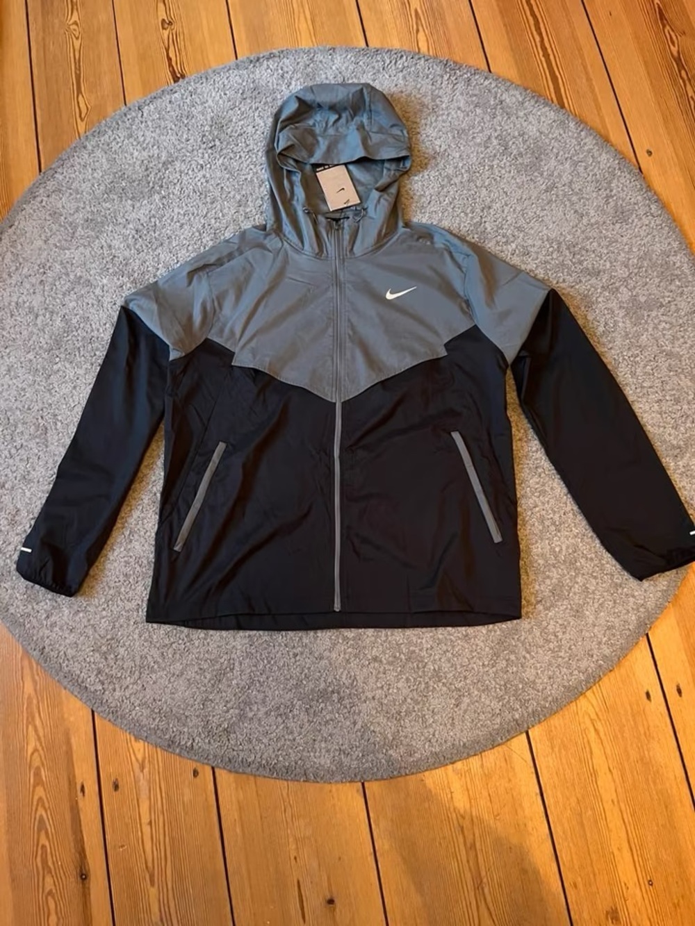 Nike Windrunner Running Jacket — Gray/Black, Size L